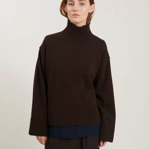 Basic Apparel - Cady T-Neck, Chocolate Torte