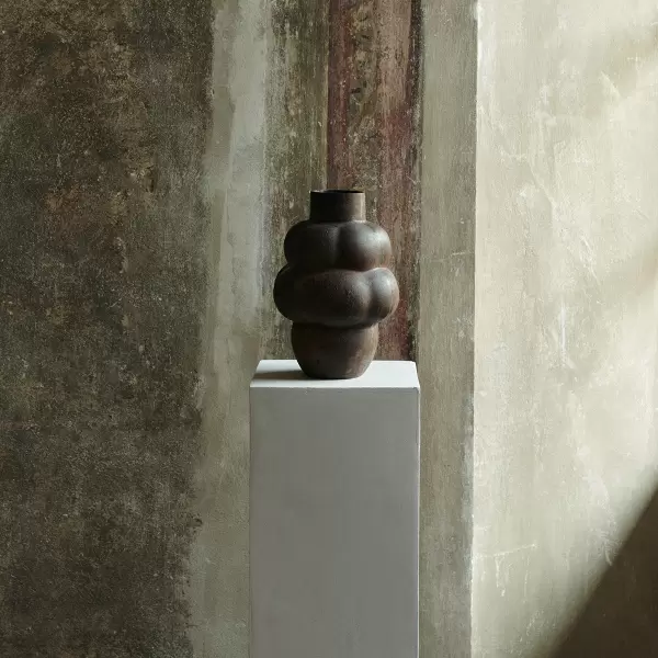 Louise Roe - Ceramic Balloon Vase #04 Petit, Mud Brown